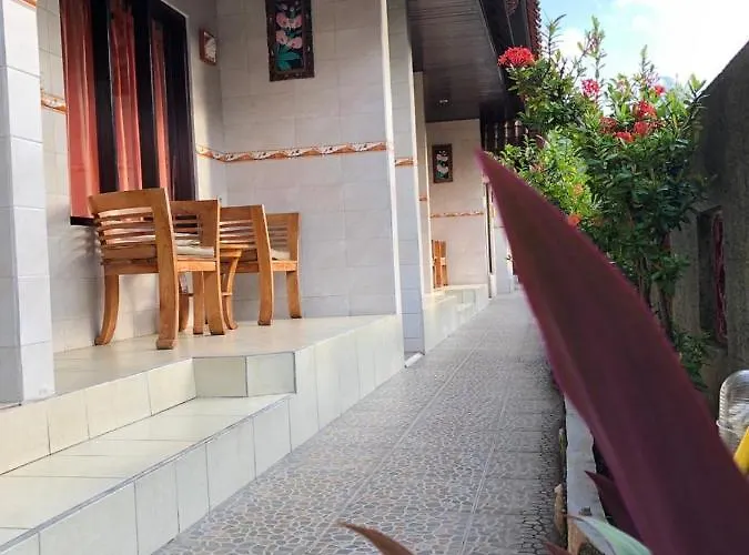 Kerti And Restaurant ホテル 2*
